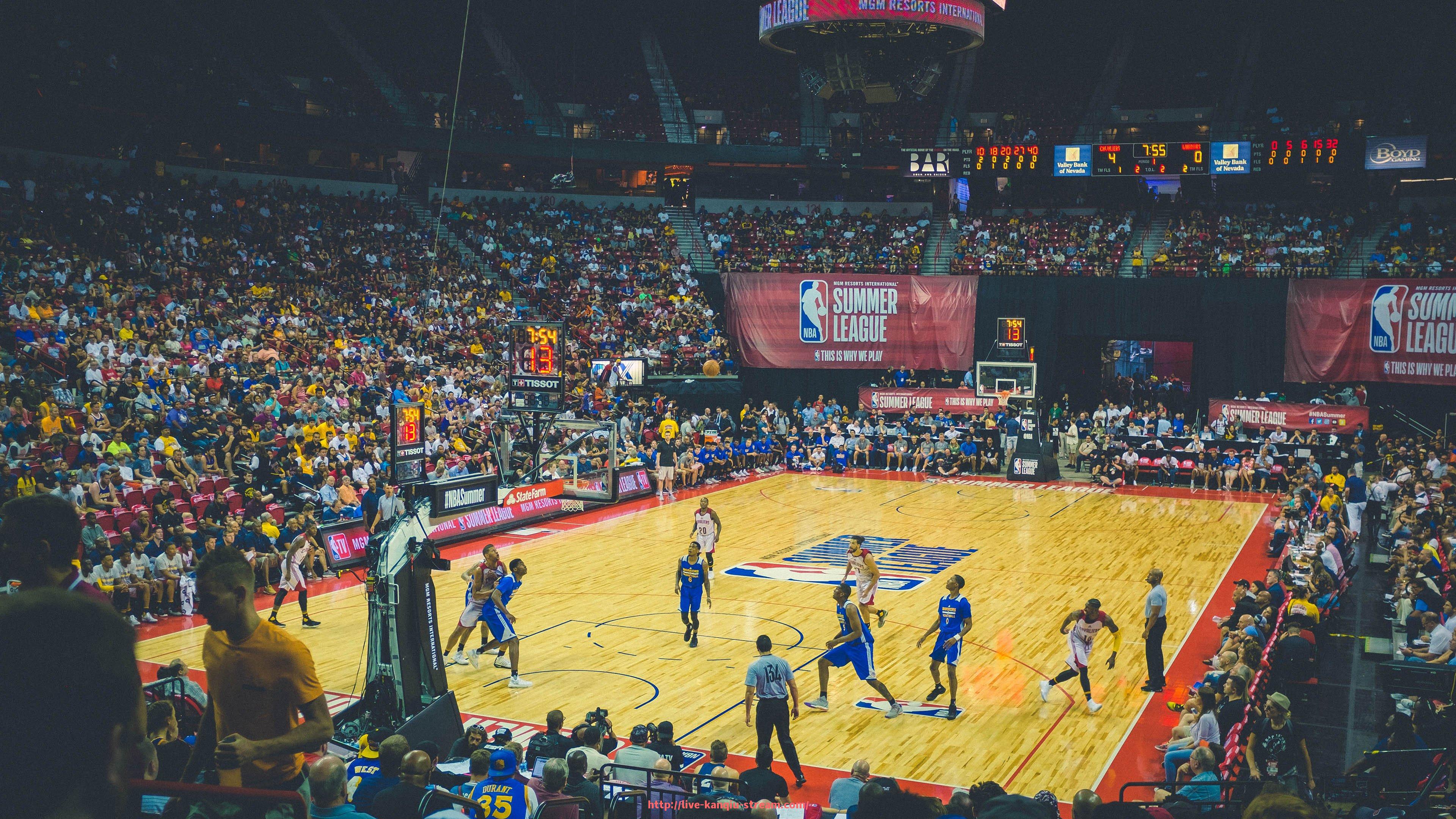 看球直播-小区健身器材踏板使用安全及受伤防护措施